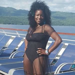 Meet your Posher, Salina